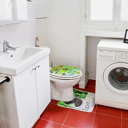 Charming And Bright Near Montmartre Apartment Paris