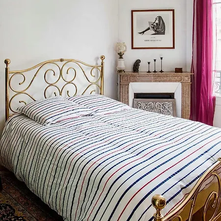 Charming And Bright Near Montmartre Paris