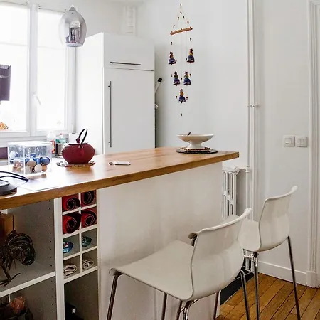 Apartment Charming And Bright Near Montmartre