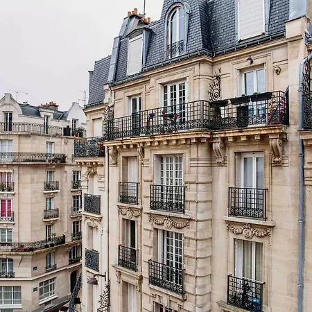 Charming And Bright Near Montmartre Apartment Paris