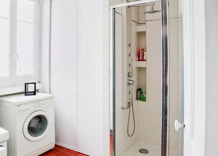 Charming And Bright Near Montmartre Daire Paris