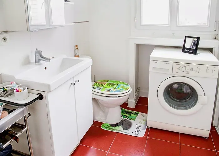Charming And Bright Near Montmartre Daire Paris