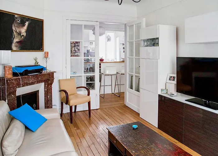 Charming And Bright Near Montmartre * Paris