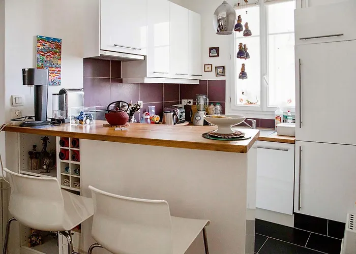 Charming And Bright Near Montmartre Daire Paris