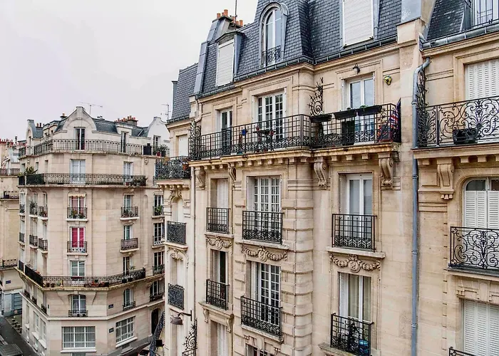 Charming And Bright Near Montmartre Daire Paris