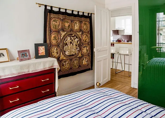 Charming And Bright Near Montmartre Apartmán